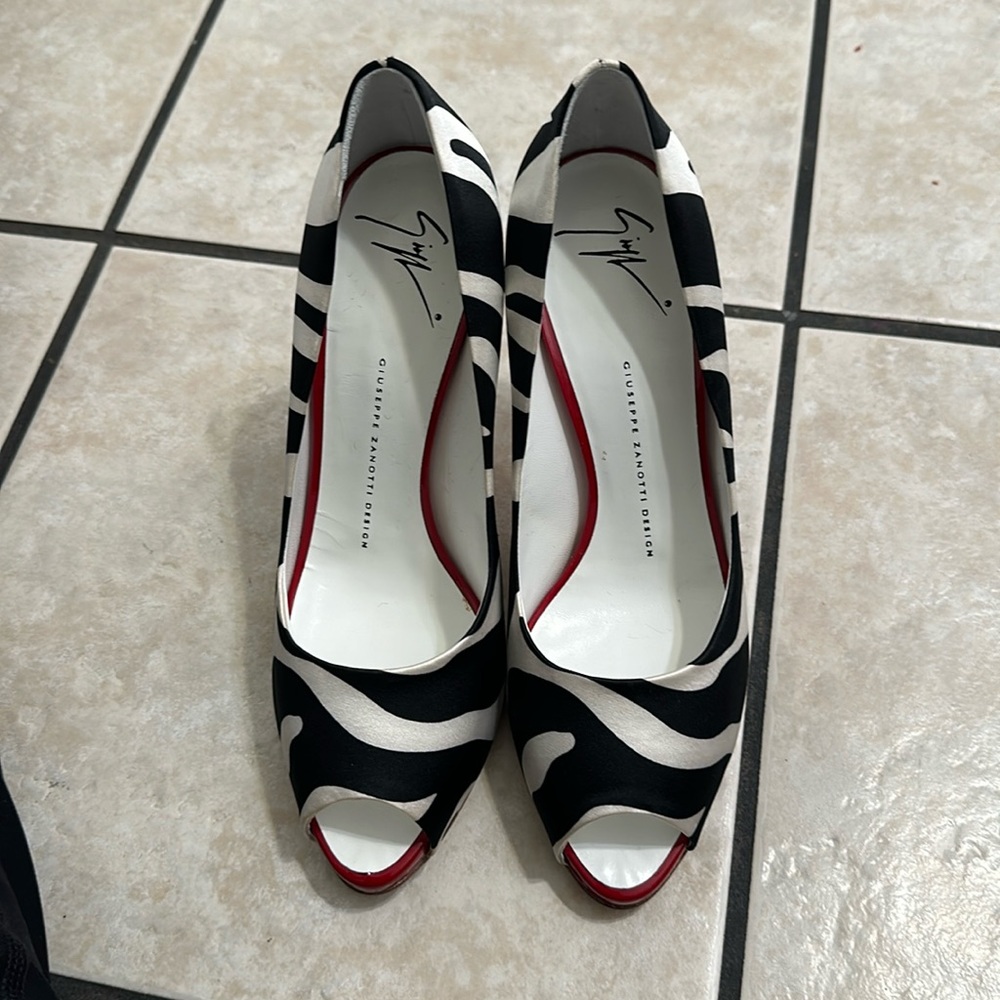 New! Never Worn! - image 1